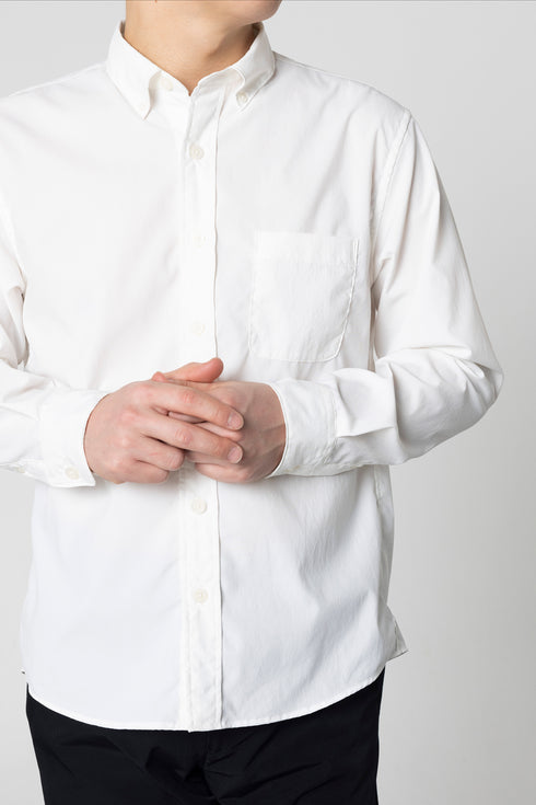 ライトウェイトボタンダウンシャツ