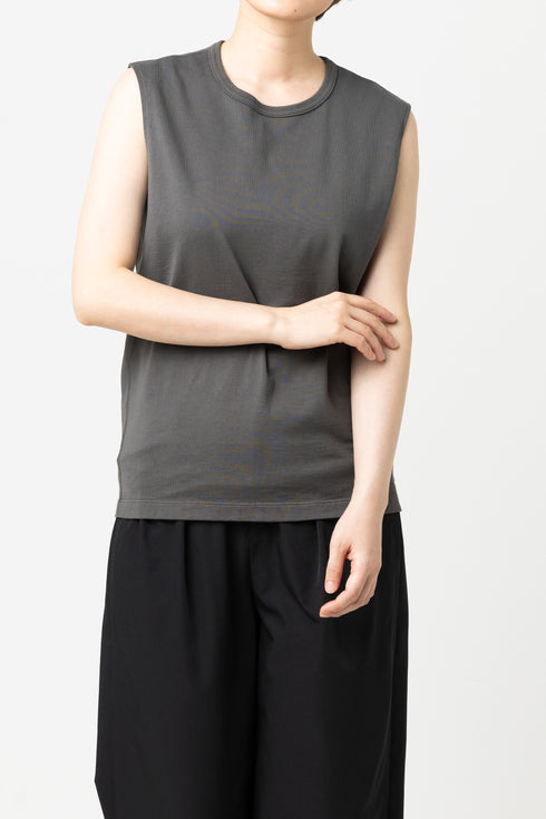 ノースリーブTシャツ