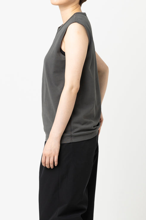 ノースリーブTシャツ